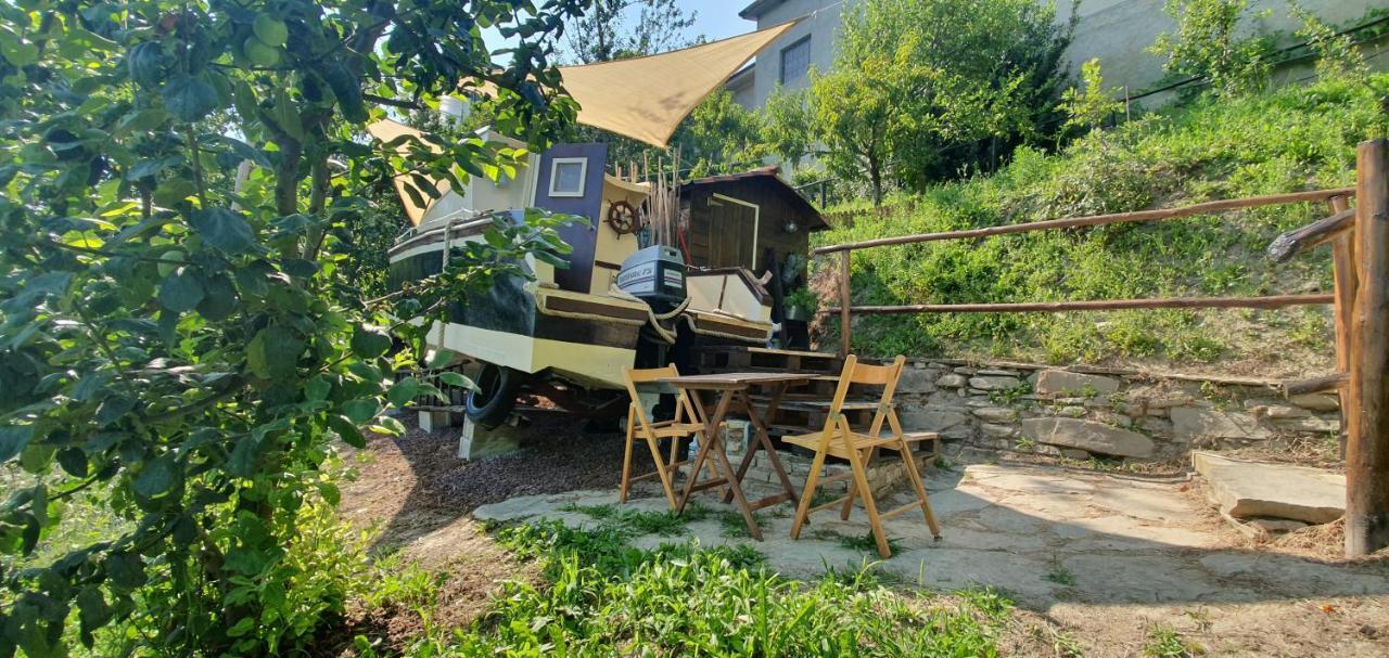 Nave Nel Bosco Bed & Breakfast Torresina Bagian luar foto