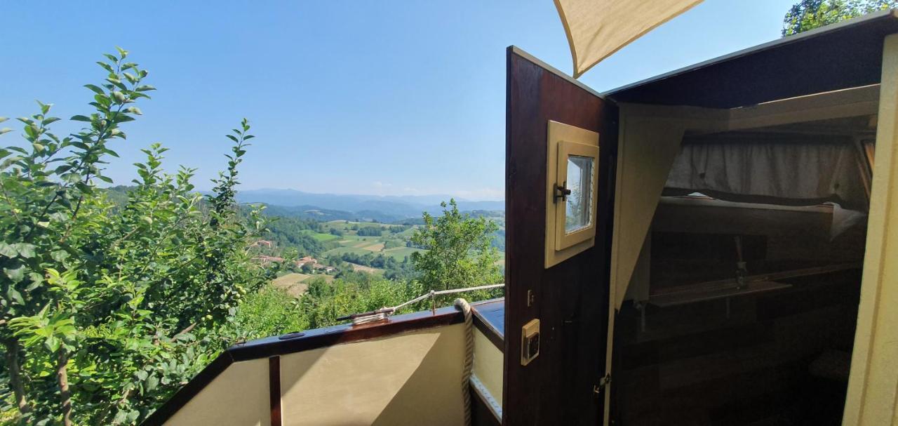 Nave Nel Bosco Bed & Breakfast Torresina Bagian luar foto