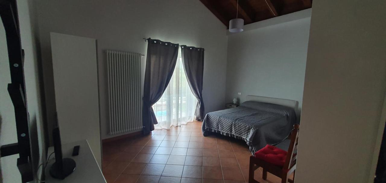 Nave Nel Bosco Bed & Breakfast Torresina Bagian luar foto