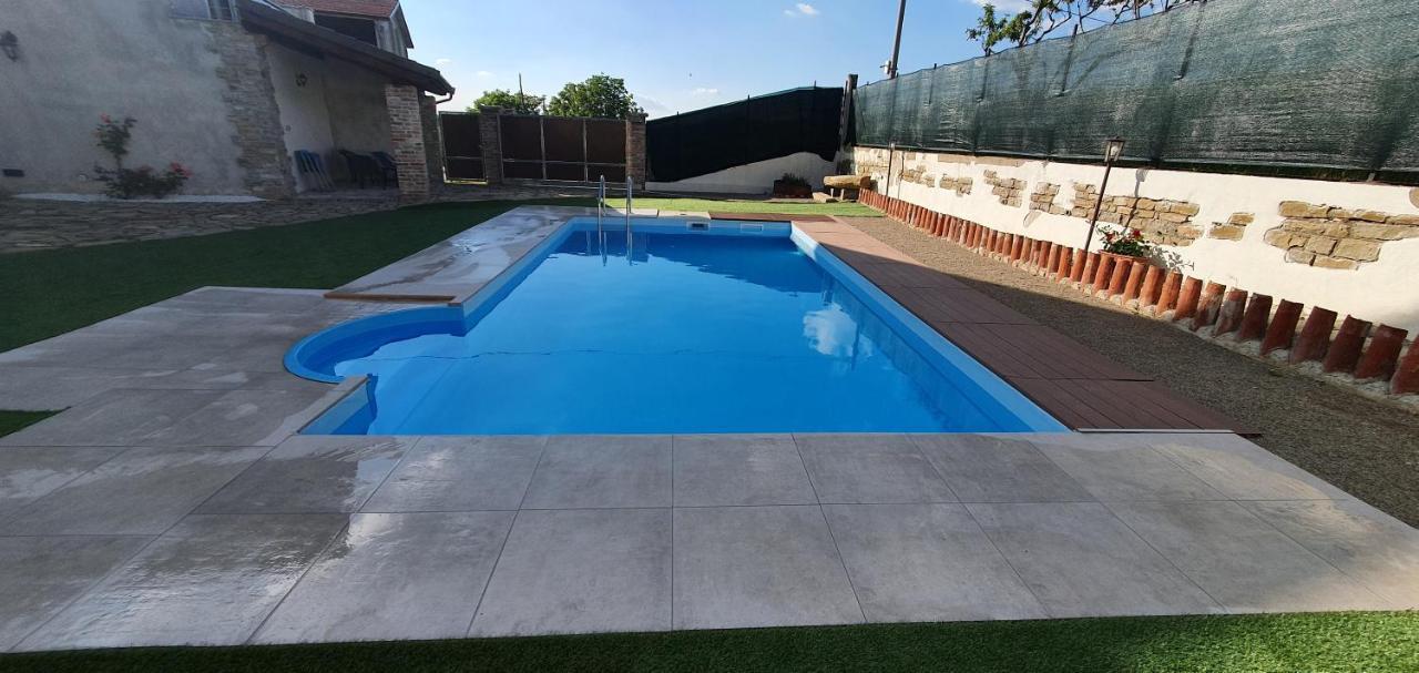 Nave Nel Bosco Bed & Breakfast Torresina Bagian luar foto